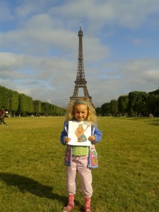 Annabelle war mit ihrer Familie in Paris. Karli fand den Eiffelturm super!
