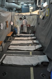 Das ist sozusagen das Krankenhaus auf dem Schiff. Es ist eher provisorisch aufgestattet. Man nennt es deswegen auch Notlazarett. (Foto: dpa)