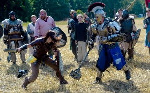 Manchmal verkleiden sich Rollenspieler wie richtige Krieger. (Foto: dpa)