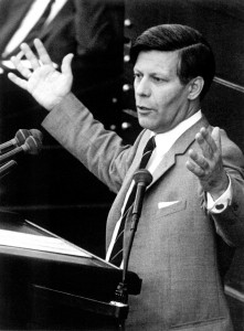 Helmut Schmidt im Jahr 1968 bei einer Rede. Damals war der Politiker 50 Jahre alt. (Foto: dpa)