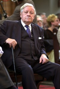 Helmut Schmidt war bis ins hohe Alter ein viel gefragter Mann. (Foto: dpa)