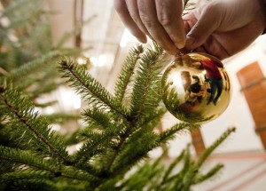 Früher gab es Datteln und Nüsse statt Kugeln am Baum. (Foto: dpa)