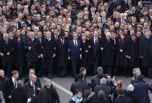 Merkel in der ersten Reihe: Viele Staatschef aus der ganzen Welt reisten zur Gedenkmarsch an.