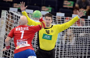 Der Torwart kann beim Handball der Held sein. (Foto: dpa)