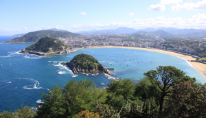 Am Meer: San Sebastiàn von oben