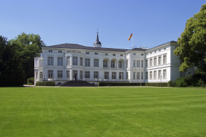 Gleich nebenan: der Sitz des Kanzlers (Foto: dpa)