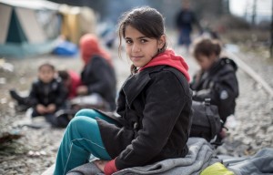 Tre wartet mit ihrer Familie in Idomeni. (Foto: dpa)