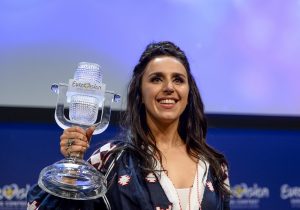Auch der ESC ist nur eine große Castingshow. Dieses Jahr hat Jamala gewonnen. (Foto: dpa)