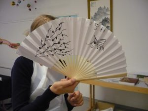 Glück auf dem Fächer (Foto: Ostasiatisches Museum)