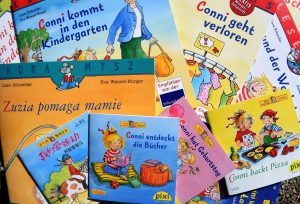 Die Bücher gibt es in vielen verschiedenen Sprachen. (Foto: dpa)