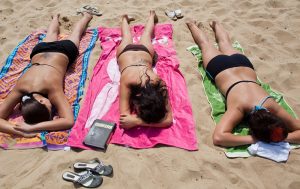 Eigentlich ist braune Haut wie ein Schutzschild für uns. (Foto: dpa)