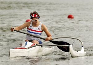 Manche Sportler unterstützt ein Ausleger an der Seite des Boots. (Foto: dpa)