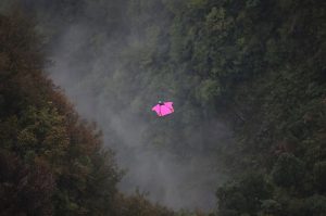 Erkennst du den roten Punkt? Das ist ein Flieger aus Frankreich. (Foto: Getty)