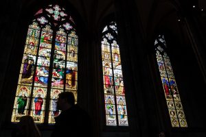 Der Dom wurde mit prächtigen Fenstern versehen. (Foto: dpa)