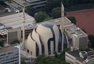 Viele Schichten wie eine Zwiebel: Die Moschee von oben (Foto: dpa)