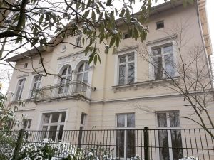 Das Wohnhaus des Zoodirektoren auf dem Gelände des Kölner Zoos. (Foto: dpa)