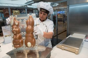 Erst wird die Form geschlossen und dann gerüttelt. (Foto: Uwe Weiser)
