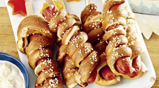 Kochen: Wurst in der Brezel