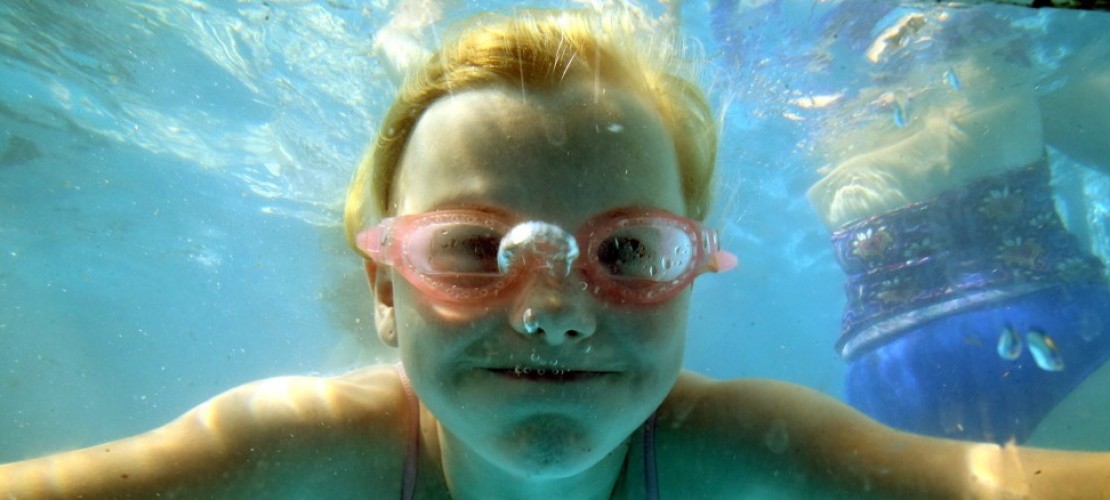 Warum bekommt man im Sommer hellere Haare?