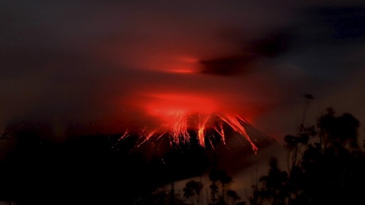 Warum brechen Vulkane aus?
