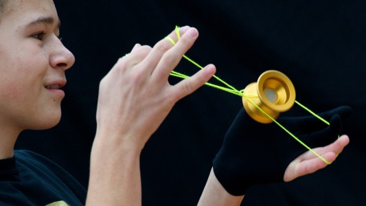 Carlos goldenes Jo-Jo tanzt