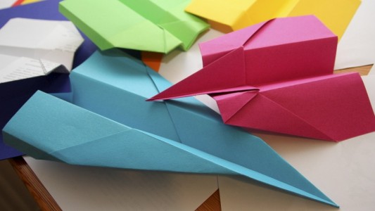 So geht der perfekte Papierflieger