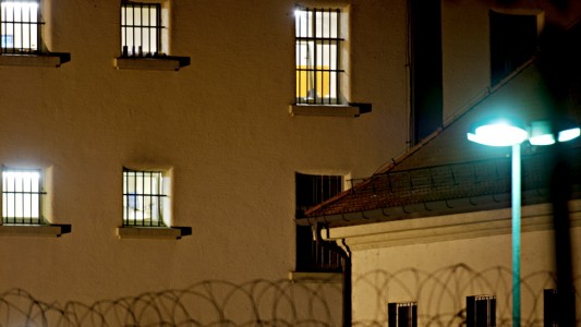Vor Weihnachten aus dem Gefängnis