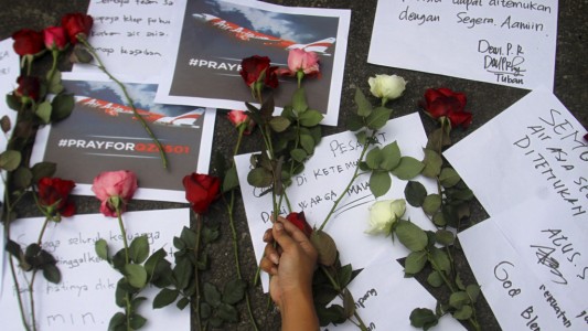 Teile der AirAsia-Maschine gefunden