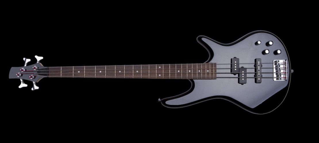 Ein Bass sieht so ähnlich aus wie eine Gitarre, hat aber nur vier Saiten. (Foto: Fotolia)
