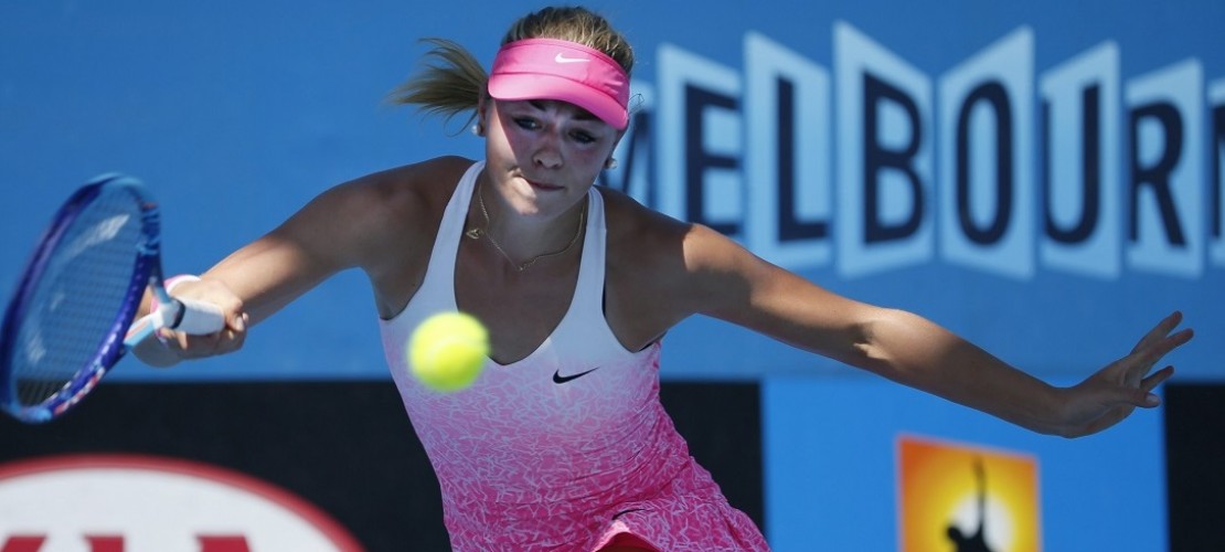 Die deutsche Tennis-Spielerin Carina Witthöft. Bei den Australian Open drücken ihr Familie und Freunde zu Hause die Daumen. (Foto: dpa)