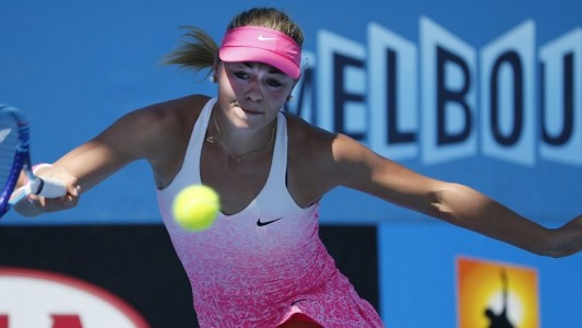 Die deutsche Tennis-Spielerin Carina Witthöft. Bei den Australian Open drücken ihr Familie und Freunde zu Hause die Daumen. (Foto: dpa)
