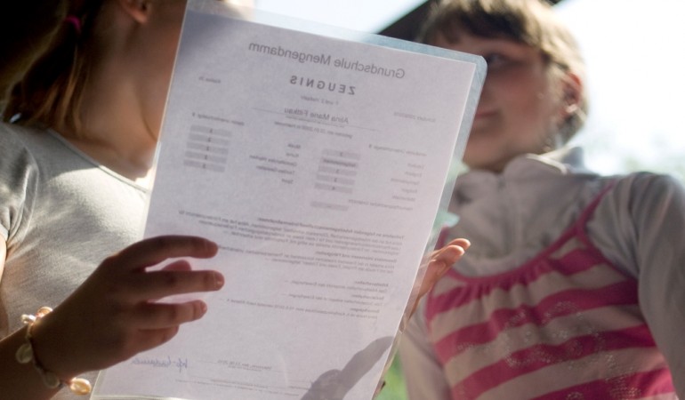 Manche Kinder freuen sich auf ihr Zeugnis, andere haben Angst davor. (Foto: dpa)