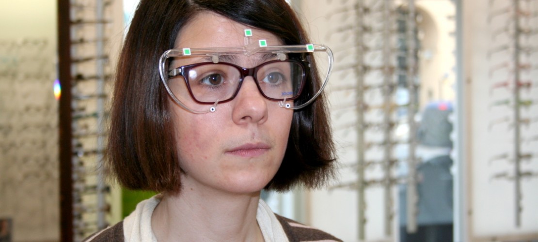 Für die richtige Brille müssen verschiedene Dinge getestet werden. (Foto: dpa)