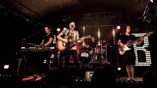 Sie könnten auch bald die Bühne eurer Schule rocken: Die Kölner Band Cat Ballou. (Foto: Fabian Stuertz)