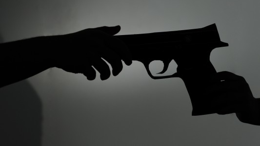 Manche Dschihadisten brechen irgendwann ins Ausland auf. Dort kämpfen sie für brutale Gruppen. (Foto: dpa)