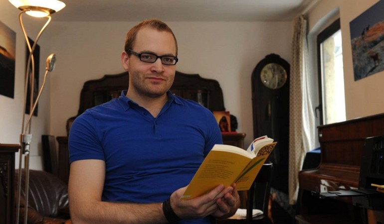 Lektor Kanut Kirches in seinem Büro. (Foto: Rakoczy)