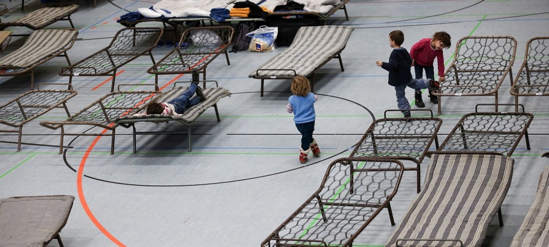 Nicht genug Unterkünfte: Viele Flüchtinge schlafen in Turnhallen