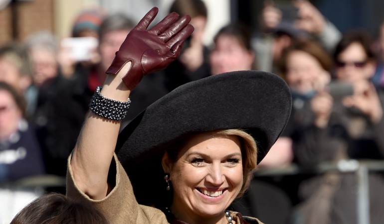 Königin Máxima winkte den Leuten in der Stadt Lübeck zu. (Foto: dpa)