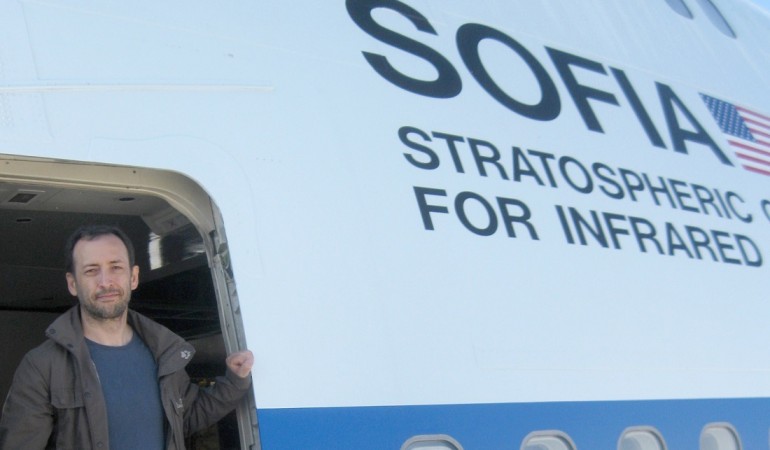 Frank Oßwald ist von vier Lehrern, die in die Stratosphäre geflogen sind. Dort gucken Sternen-Forschern bei der Arbeit zu. (Foto: dpa)