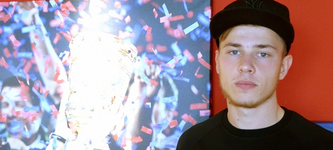 Der Fußballer Max Meyer hat schon mehr als 50 Bundesliga-Spiele hinter sich. (Foto: dpa)