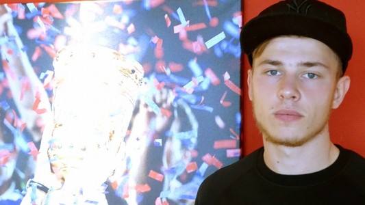 Der Fußballer Max Meyer hat schon mehr als 50 Bundesliga-Spiele hinter sich. (Foto: dpa)