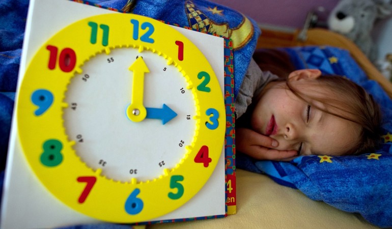 Mit Beginn der Sommerzeit geht eine Stunde flöten. (Foto: dpa)