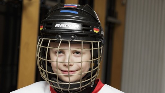 Das ist Max. Er spielt seit vier Jahren Eishockey. (Foto: Neumann)