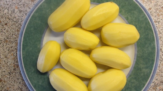 Kartoffeln gehören zu den beliebtesten Lebensmitteln in Deutschland. Ganz schnell wird aus ihnen ein leckeres Gratin. (Foto: dpa)