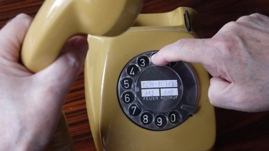 So sahen die Telefone noch vor etwa 30 Jahren aus. (Foto: dpa)