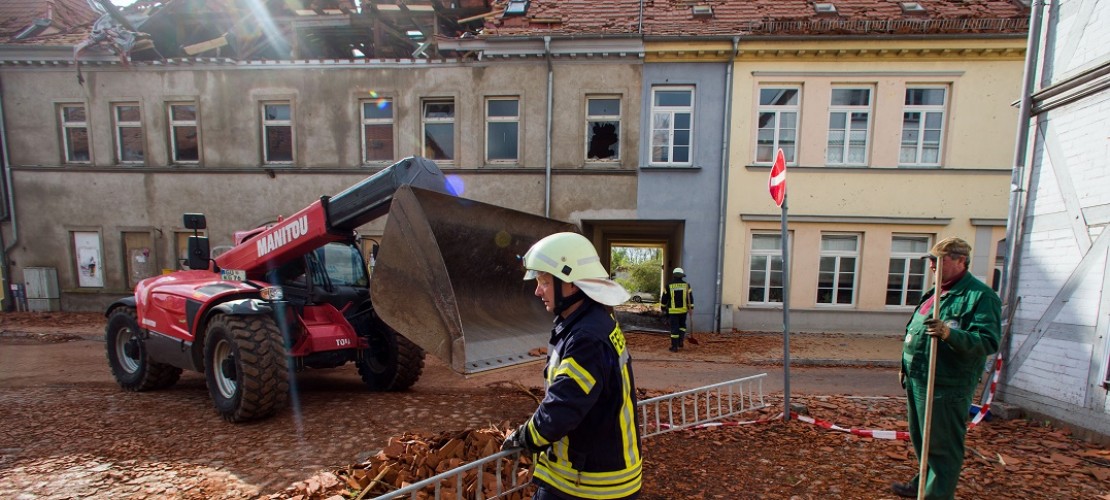 In der Stadt Bützow im Bundesland Mecklenburg Vorpommern hat der starke Sturm ganz schön viel verwüstet. (Foto: dpa)