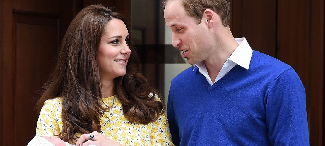 Bald schon nach der Geburt des Babys zeigten Prinz William von Großbritannien und seine Frau Catherine ihr Baby. (Foto: dpa)