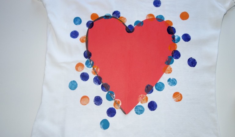 T-Shirt mit Herz: Das perfekte Muttertags-Geschenk. (Fotos: Seiter)