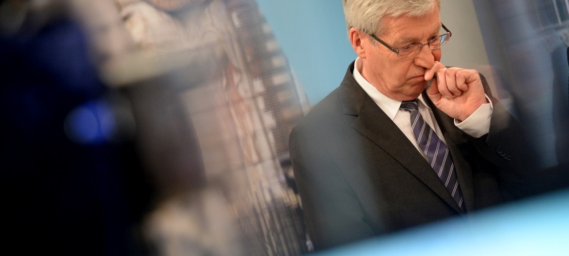 Das ist Jens Böhrnsen. Er ist der wichtigste Kandidat für die SPD in Bremen. Nach der Wahl war er nicht so glücklich obwohl er weiter Regierungschef in Bremen bleiben wird. (Foto: dpa)