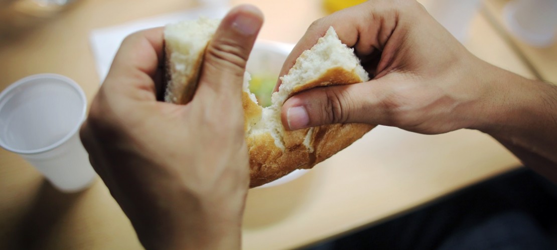 Im Fastenmonat Ramadan dürfen Muslime tagsüber nichts essen. In diesem Jahr beginnt der Ramadan am 18. Juni. (Foto: dpa)